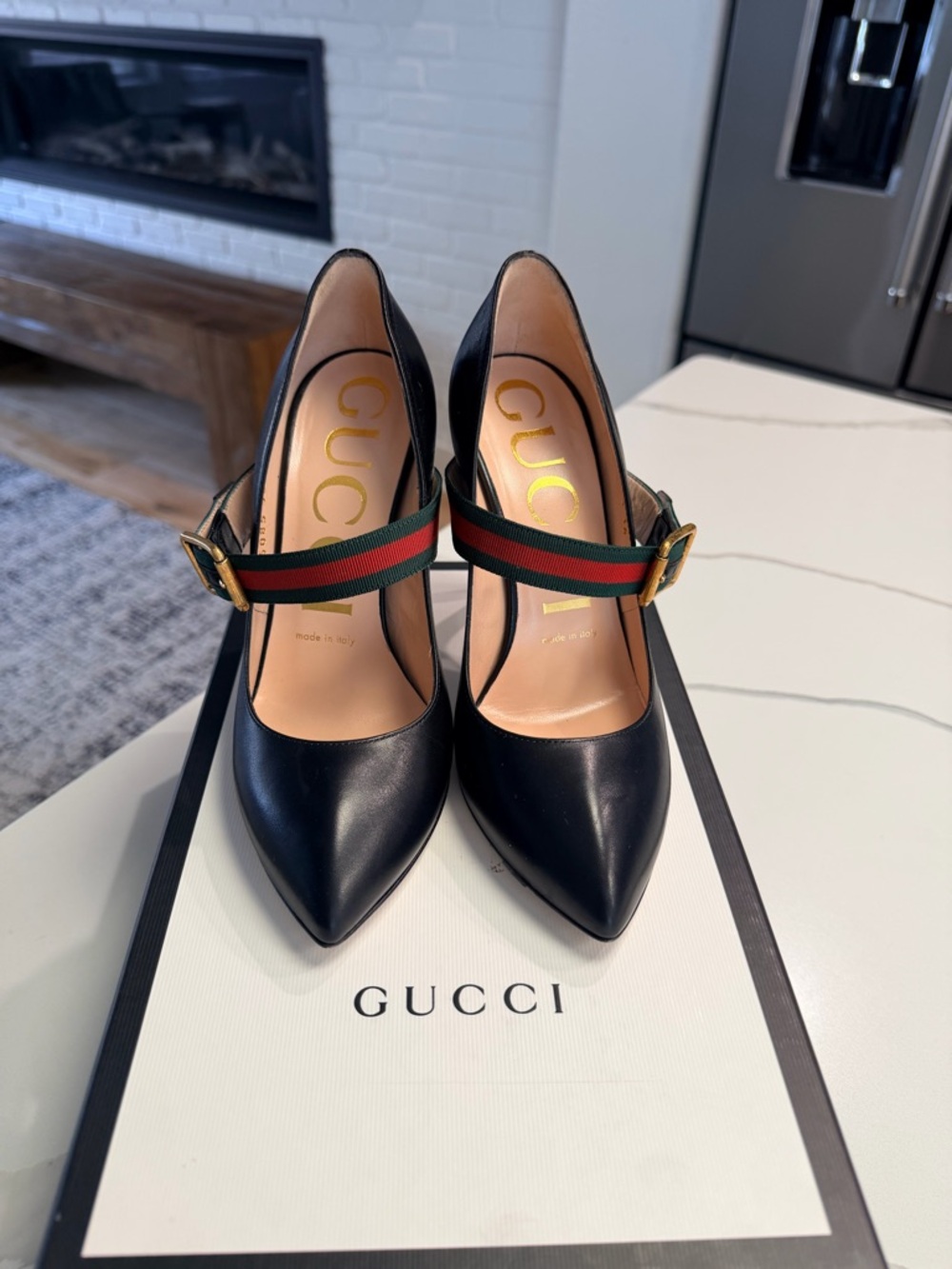 Gucci Black Leather Pointed Mary Jane Pumps with Red and Green Web Strap